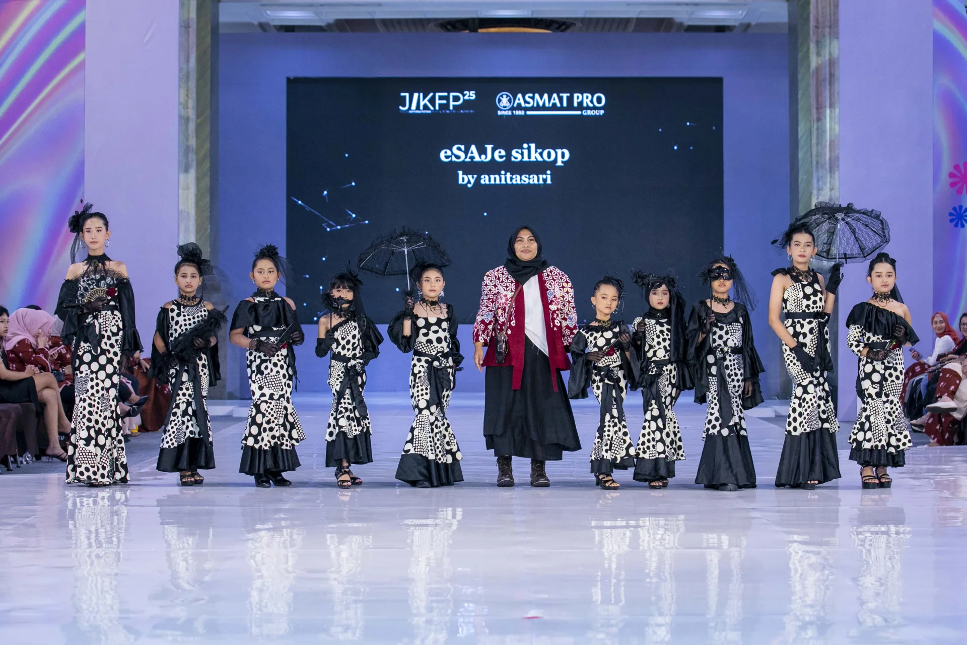 Mengenal Keunikan Batik Parang Barong: Motif Keramat Keraton Solo yang Tak Boleh Sembarangan Dipakai